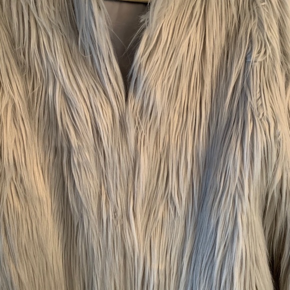 NWT: Faux Fur Jacket - Picture 4 of 10